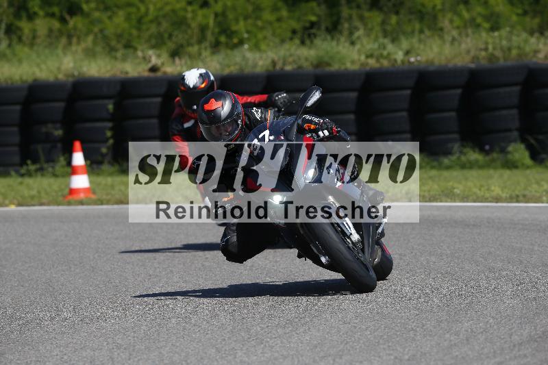 /Archiv-2024/29 12.06.2024 MOTO.CH Track Day ADR/Gruppe gelb/37